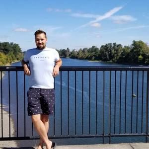 Meet your Posher, Leon